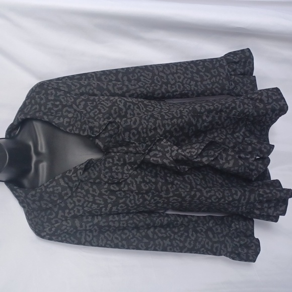 Sandro Animal Print Jacket Gray Black, snap closure,  ruffle front & hem - Picture 1 of 7